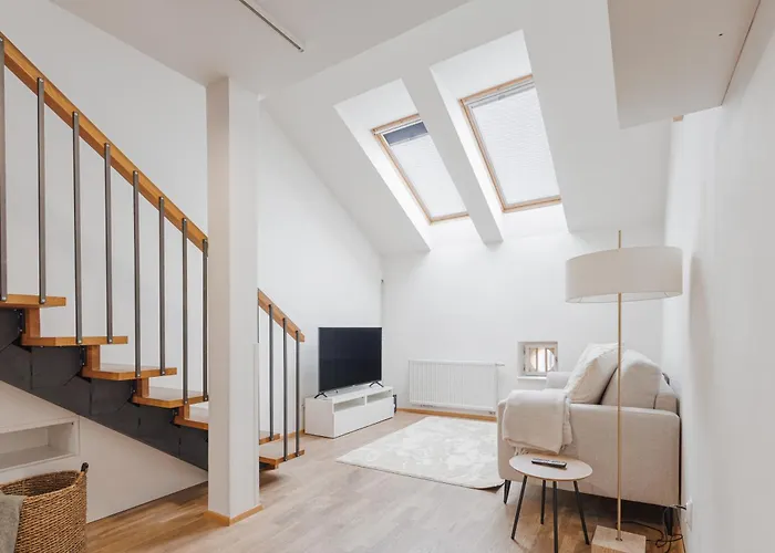 Charming Duplex Loft In Center