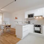 Charming Duplex Loft In Center Apartment