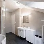 アパート Charming Duplex Loft In Center *
