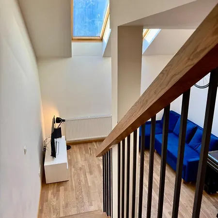 Charming Duplex Loft In Center * פראג