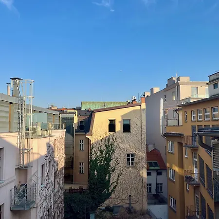דירה Charming Duplex Loft In Center