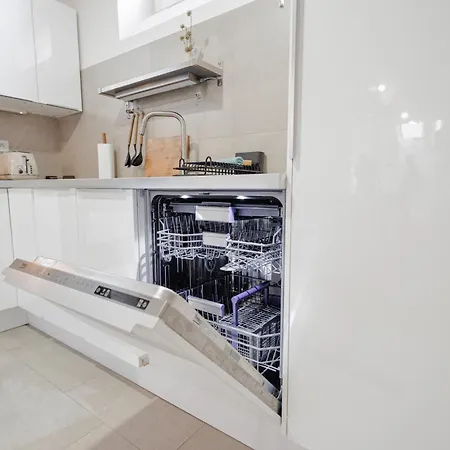 Charming Duplex Loft In Center Apartment *