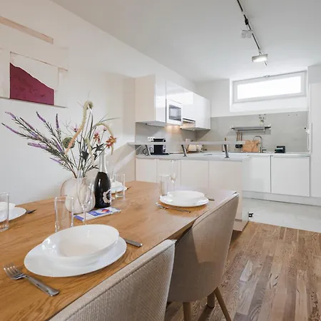 Διαμέρισμα Charming Duplex Loft In Center Πράγα
