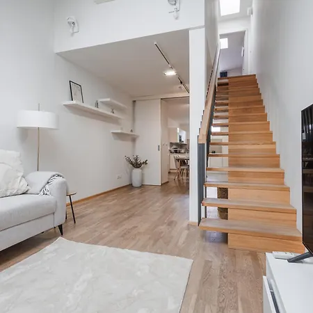 Διαμέρισμα Charming Duplex Loft In Center