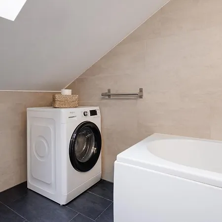 דירה Charming Duplex Loft In Center