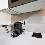 Charming Duplex Loft In Center 프라하